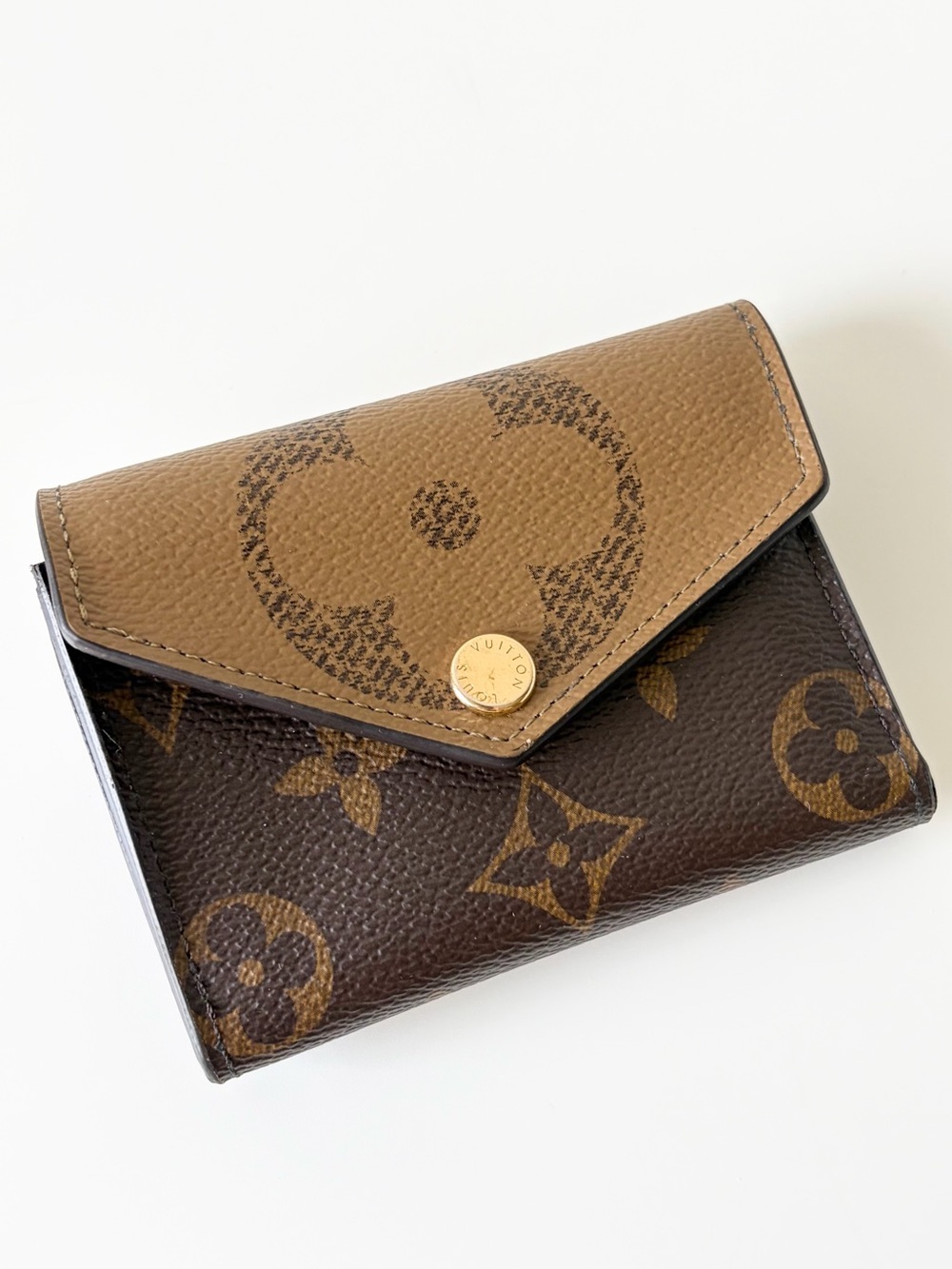Louis Vuitton Reverse Zoe Wallet